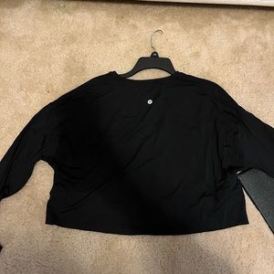 Lululemon long sleeve crop-top